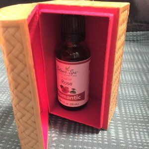 Try on your Hairbrush Romantic Rose Botanical Oil w/ Little Red lined Rattan Box